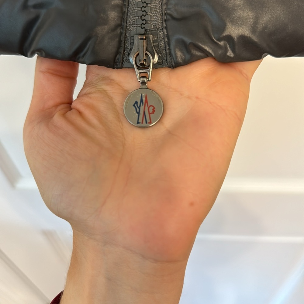 Moncler  - Women’s Liane Down Vest - Picture 3 of 11